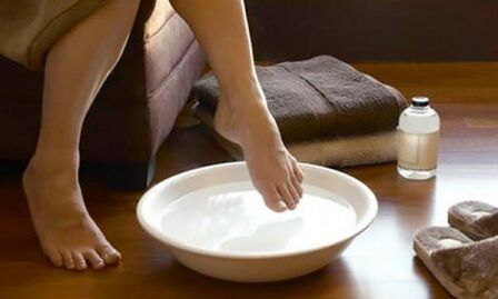 Foot bath with celandine for nail fungus